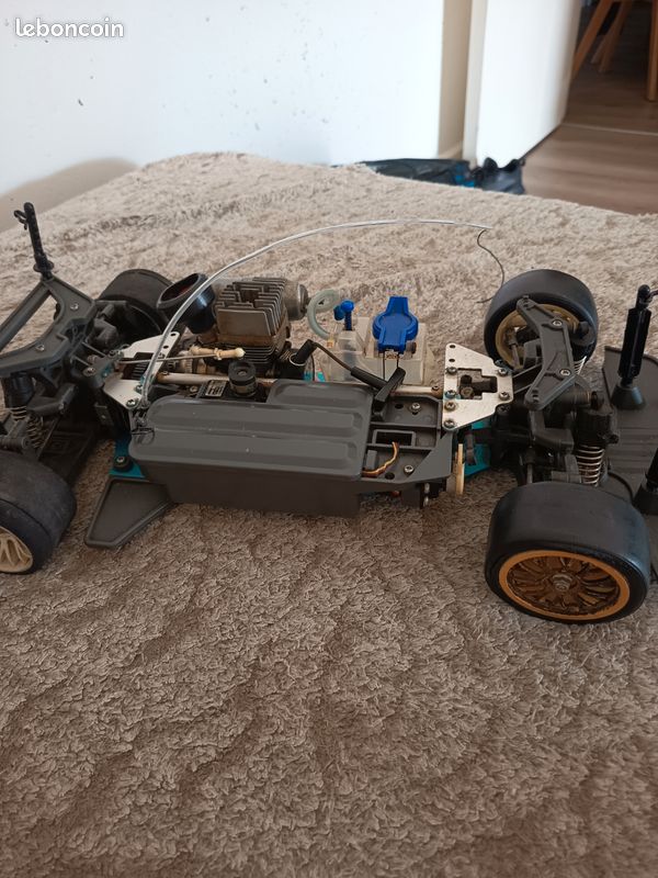 Voiture télécommandée (image 5)