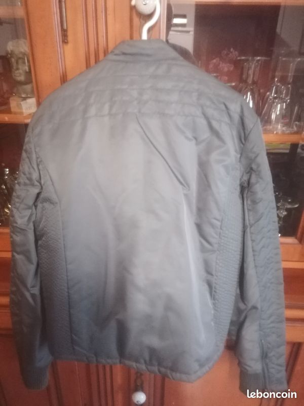 Très beau blouson très mode (image 2)