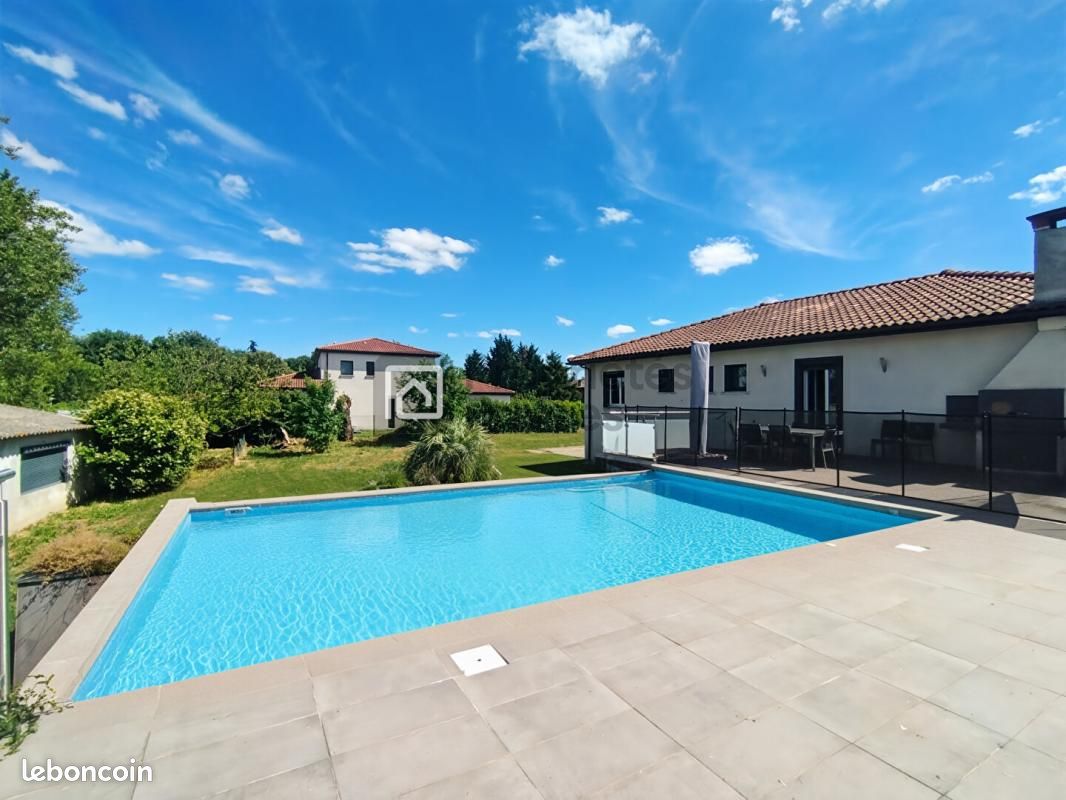 Maison 6 pièces 252 m² · à Aureville · 252 m² · 475 000 €