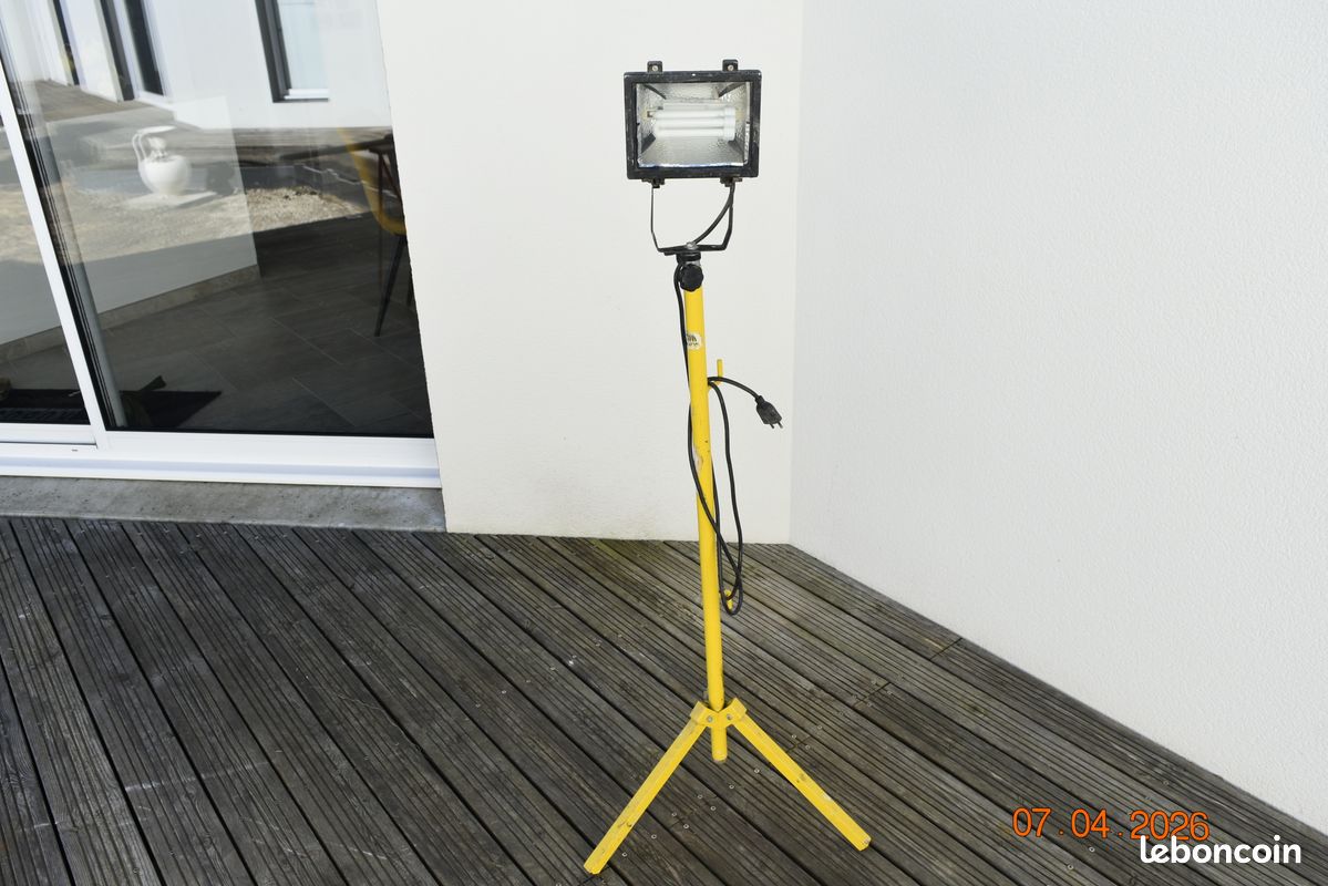 Projecteur de chantier (image 1)