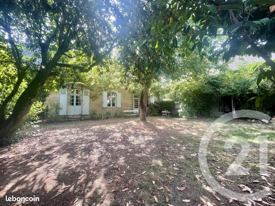 Maison 4 pièces 259 m² · à Sainte-Sévère-sur-Indre · 259 m² · 260 000 €