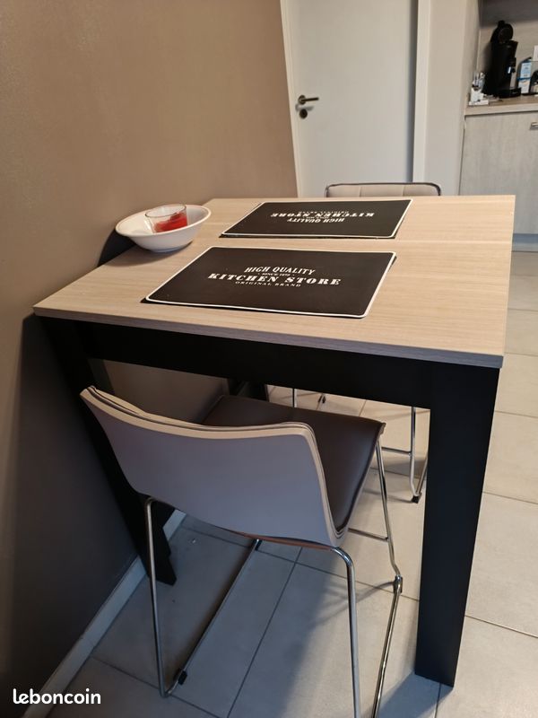 Table haute + chaises bar (image 2)
