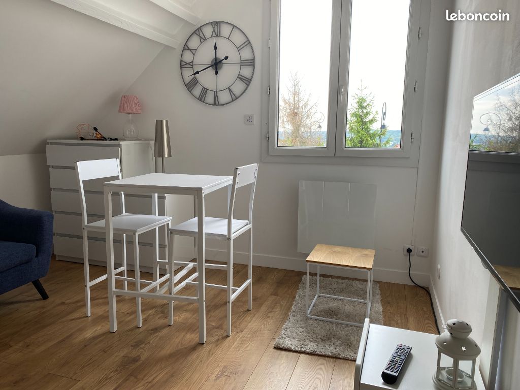 Appartement 1 pièce 17 m² · à Versailles · 17 m² · 780 €