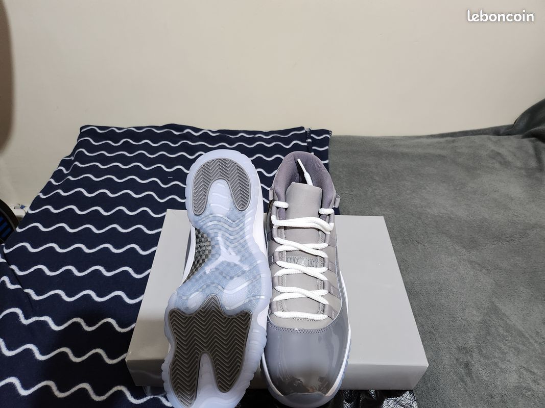 Nike Air Jordan 11 Retro Cool Grey (2021) Neuf 42,5 Chaussures