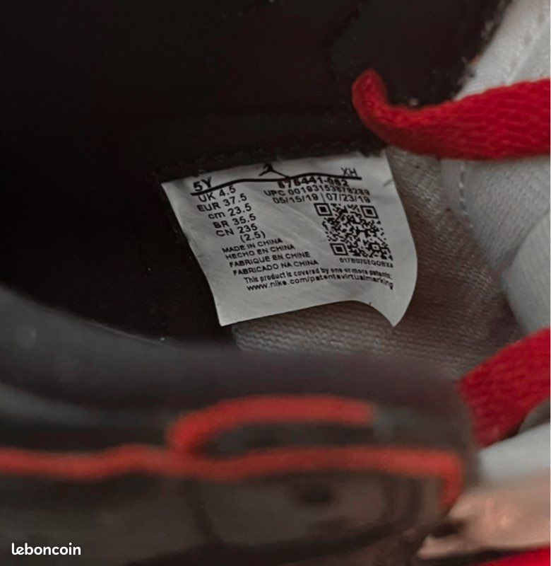 Air Jordan 1 Retro High OG 'Bloodline' (image 3)