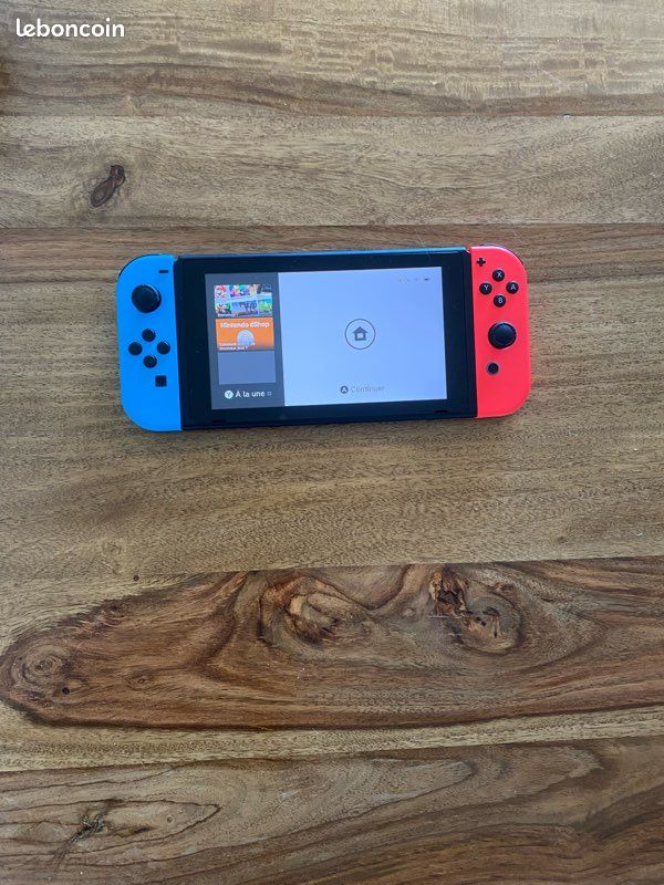 Nintendo Switch Noire 64Go - Très Bon état - Console FR