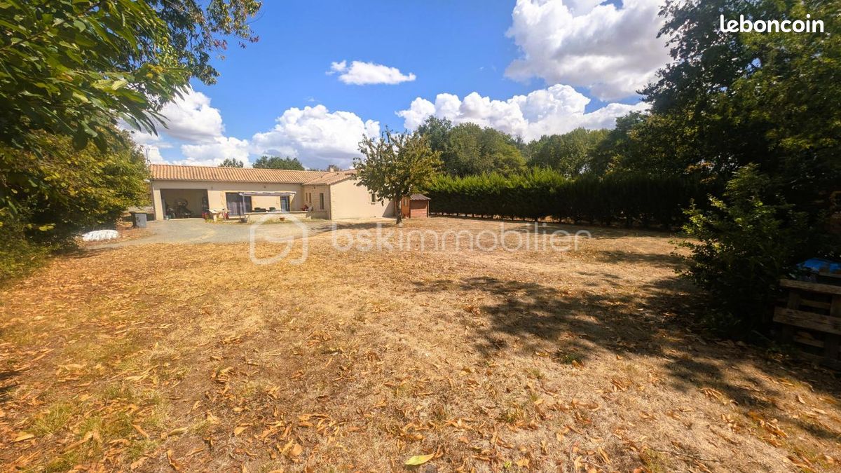 Maison 7 pièces 147 m² · à Augé · 147 m² · 239 000 €