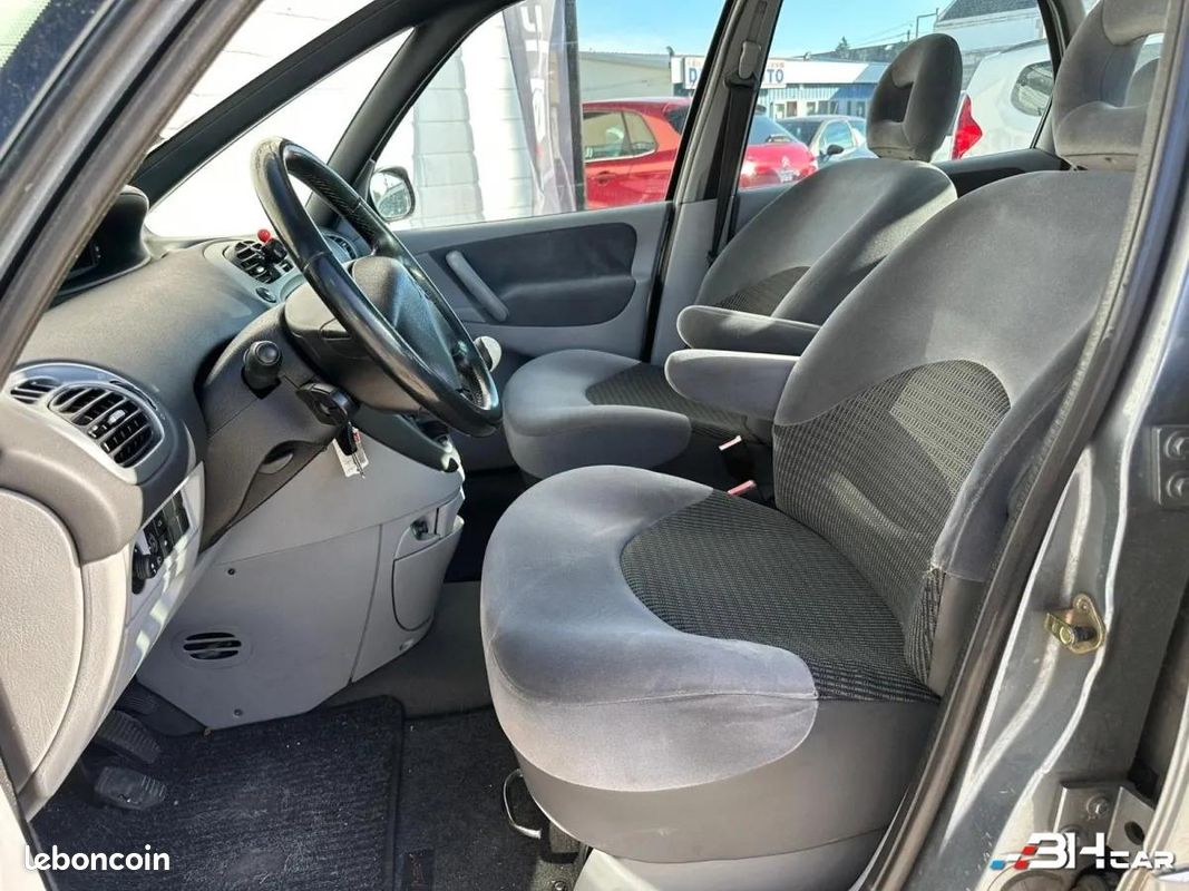 Citroen Xsara Picasso 1.6 HDI 90ch EXCLUSIVE TOIT OUVRANT (image 5)