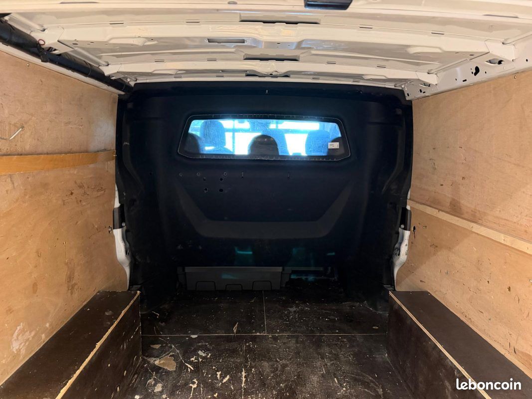 Renault trafic l2h1 3t 2.0 blue dci 150 cabine approfondie confort attelage / prix ht (image 7)