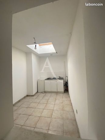 https://img.leboncoin.fr/api/v1/lbcpb1/images/4c/02/5e/4c025ee37f3d7cd7609afe7e424d1de10a76ba05.jpg?rule=ad-image