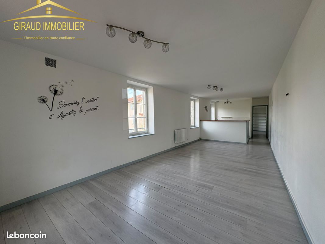 Appartement 4 pièces 86 m² · à Charlieu · 86 m² · 490 €/mois