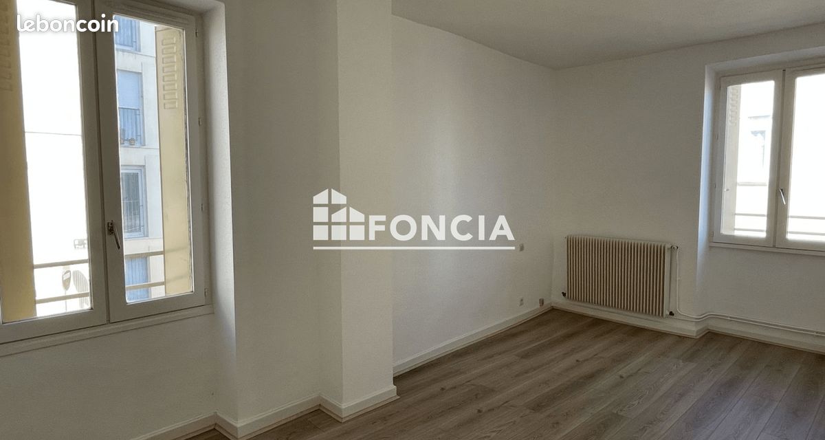 Appartement 3 pièces 55 m² · à Roanne · 55 m² · 385 €
