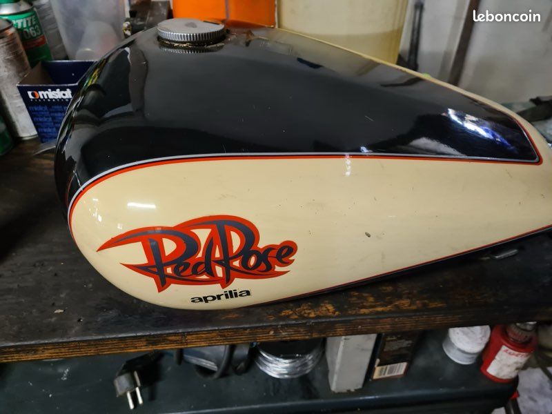 Réservoir aprilia red rose Équipement moto