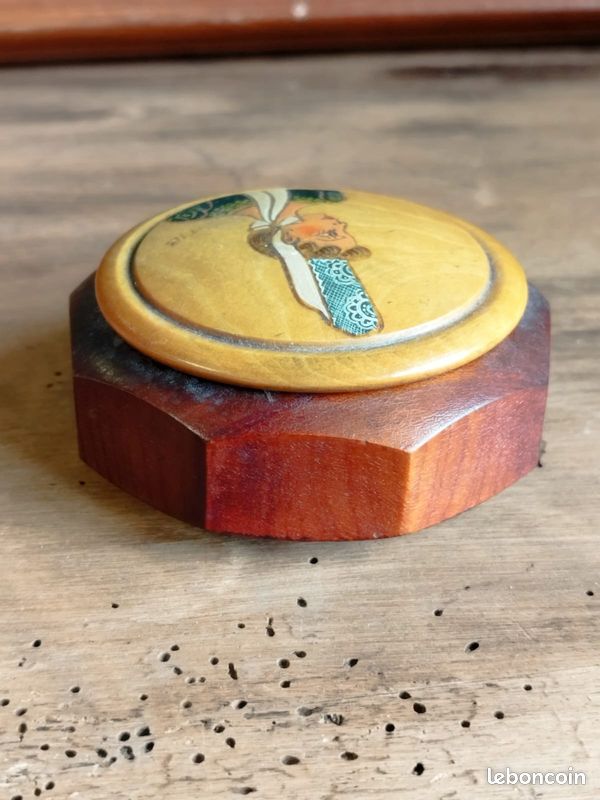 Petite boîte en bois tête de bretonne (image 3)
