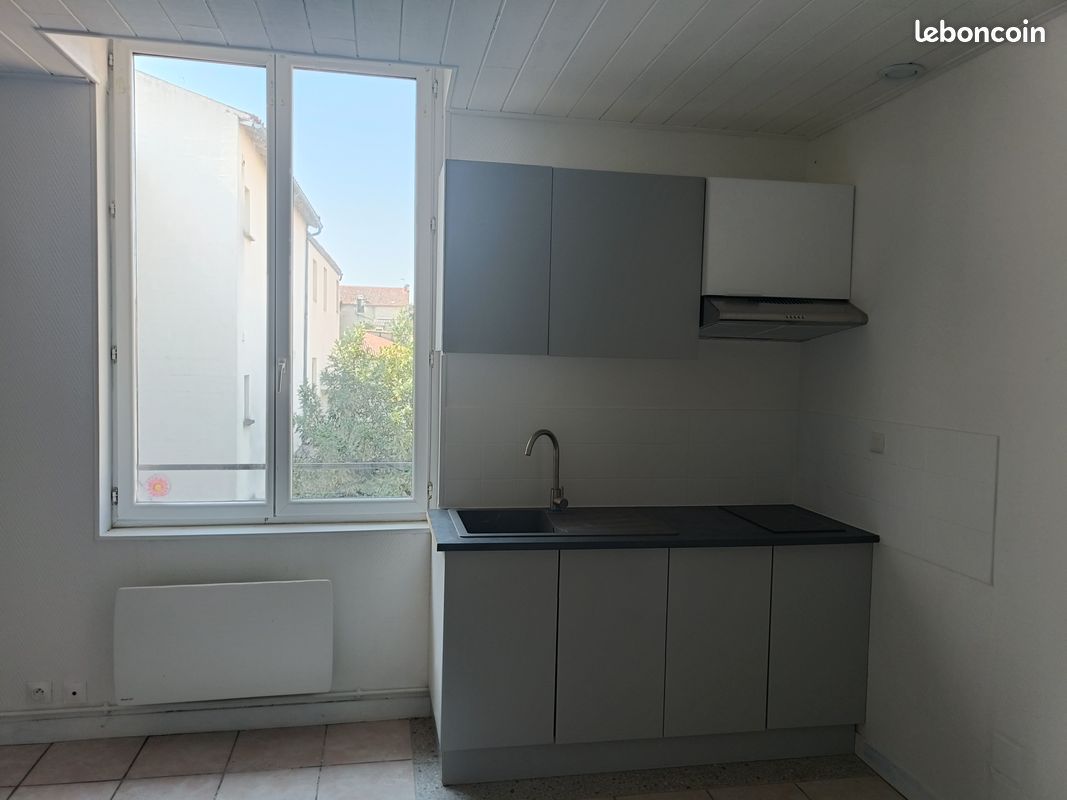 Appartement 2 pièces 45 m² · à Fontenay-le-Comte · 45 m² · 600 €