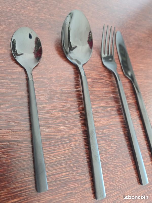 32 Couverts Lot De 40 Couverts Noirs En Acier Inoxydable Pour 8 Personnes - Pour La Maison Et Le Restaurant - Finition Polie Brillante - Passe Au Lave-vaisselle Couvert Noir Mat