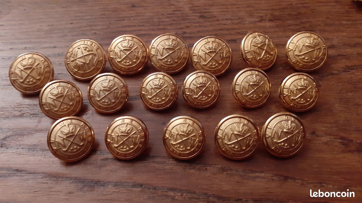 Paire De Boutons De Manchettes En Métal Doré - Décor 7 Couronnes - Pour Chemise Habillée - Occasion