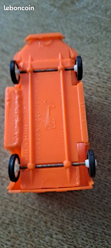 Miniature Fourgon Citroën 1200kg – Orange Fluo – Échelle 1/48 – CLE 18