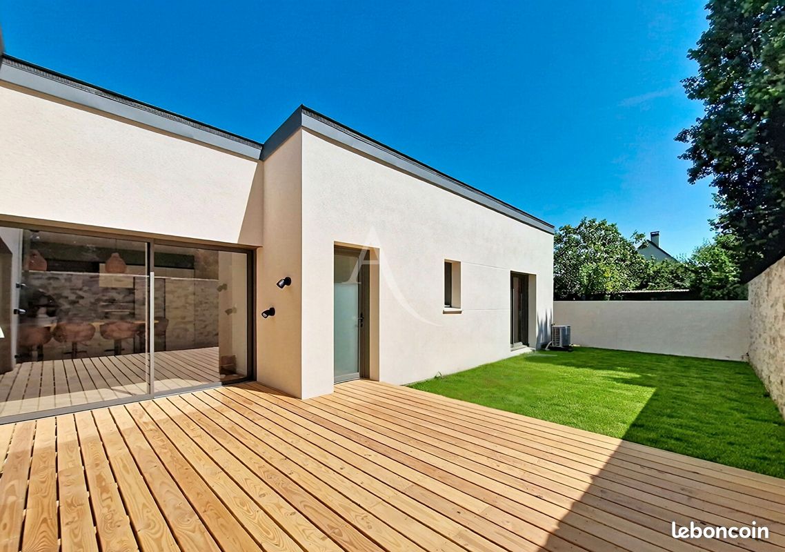 Maison 6 pièces 125 m² · à Le Lion-d'Angers · 125 m² · 389 900 €
