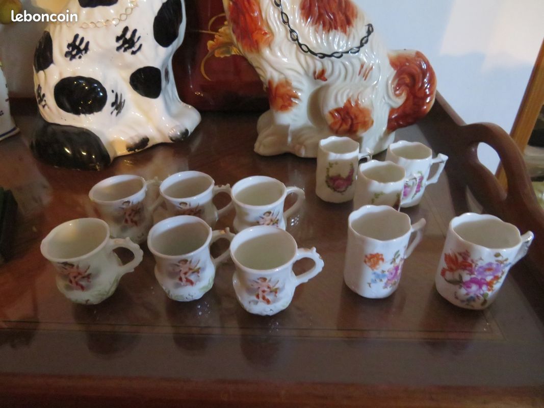 VINTAGE - Série de 11 anciennes petites tasses en biscuit peintes à la main (Début 1900) (image 1)