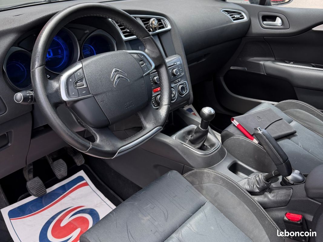CITROEN C4 C4 HDi 90 Confort (image 17)