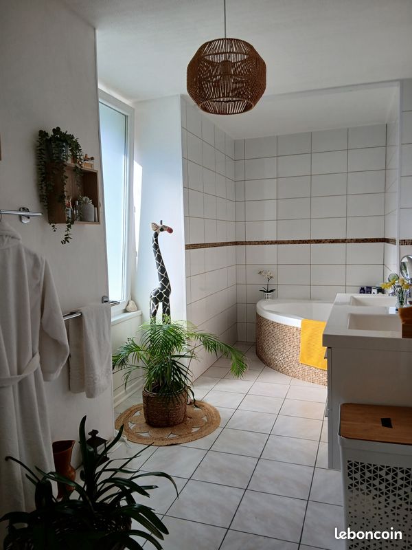 Appartement 5 pièces 126 m² · à Valentigney · 126 m² · 130 000 €
