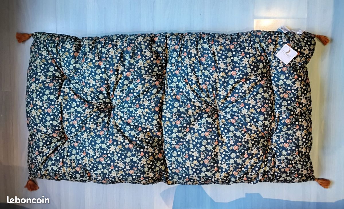 Matelas de sol ou grand coussin imprimé fleuri (image 1)