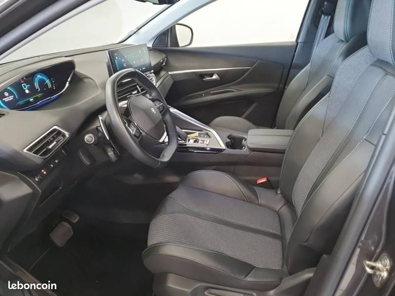 Peugeot 3008 HYBRID 225ch Allure Pack e-EAT8 (image 11)