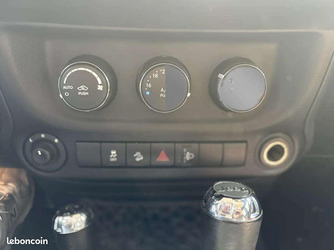 Jeep WRANGLER 2.8 CRD 200CH FAP WRANGLER X BVA (image 18)
