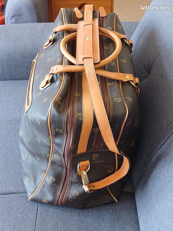 Sac De Voyage Pierre Cardin Marron – Pratique Et Stylé D'occasion