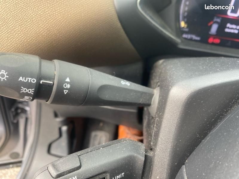 Ds DS 3 Crossback PureTech 100 So Chic / GPS + CAMERA (image 19)