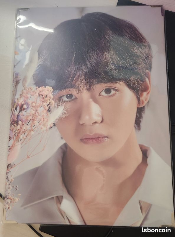 Bts v premium photo (image 1)