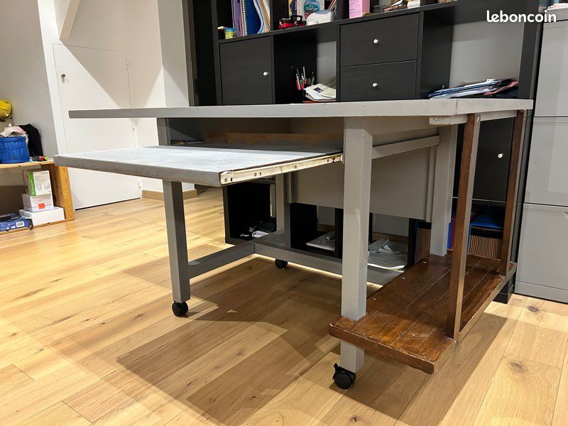 Bureau (image 2)