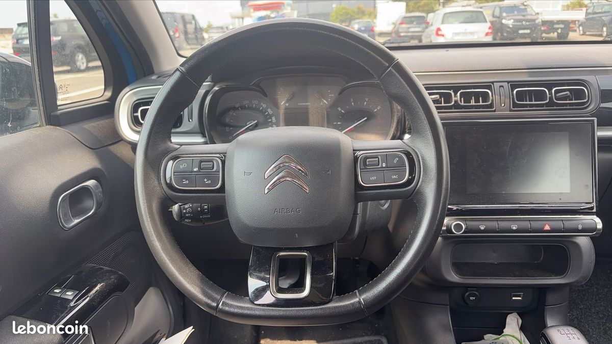 Citroën C3 III 1.2 PureTech 110 Shine (image 23)