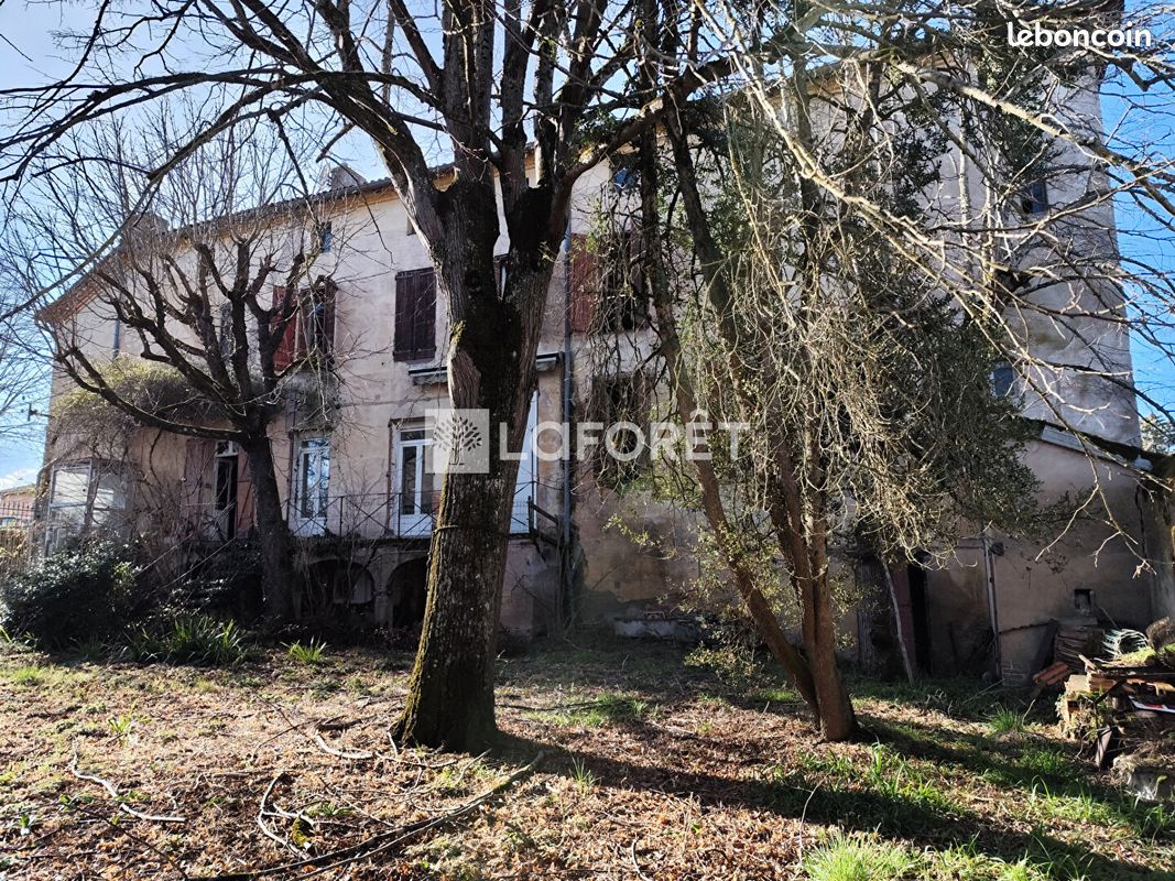 Maison 16 pièces 420 m² · à Cadalen · 420 m² · 245 000 €