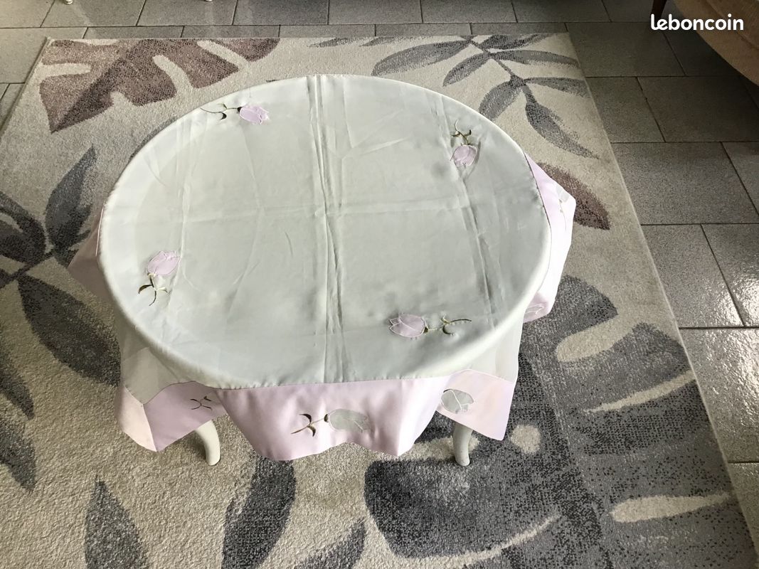 Jolie nappe de table carrée ou table de salon neuve (image 4)