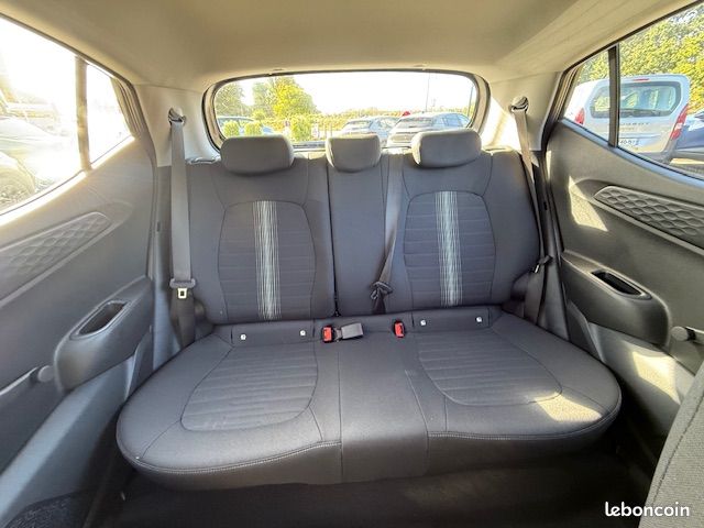 Hyundai i10 (3) 1.0 63 BVR INTUITIVE (image 8)
