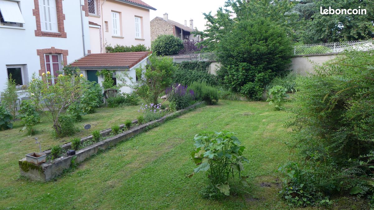 T4 de 89 m2 avec 2 chambres une troisième aménagée dans les combles (image 8)