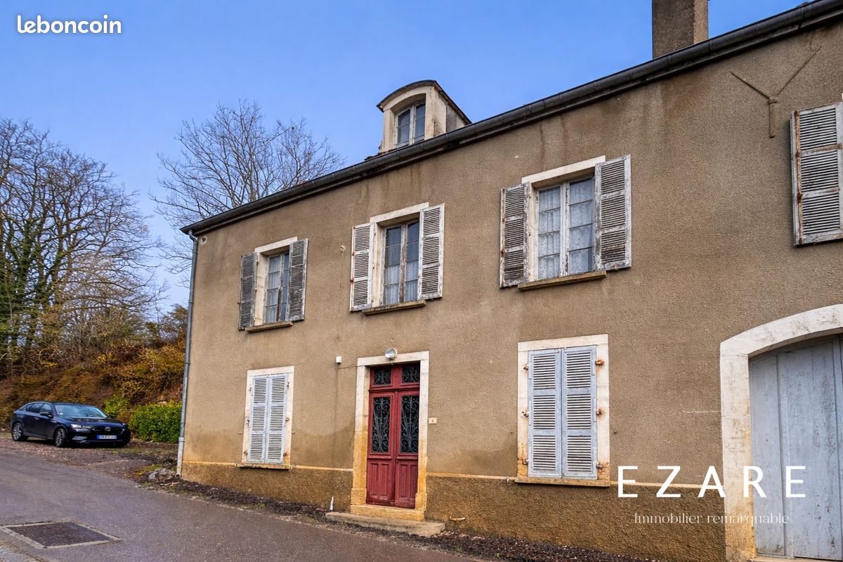 Maison 6 pièces 141 m² · à Saint-Romain · 141 m² · 120 000 €