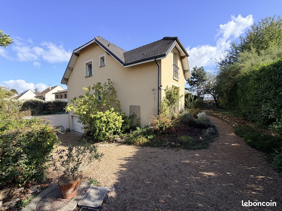 Maison 7 pièces 234 m² · à Sillery · 234 m² · 574 700 €
