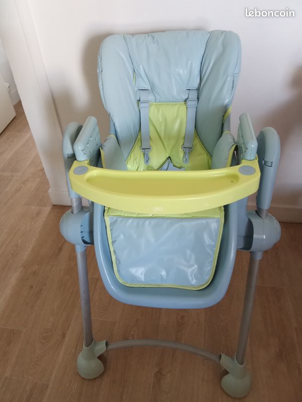 Chaise haute bébé très bon état (image 2)