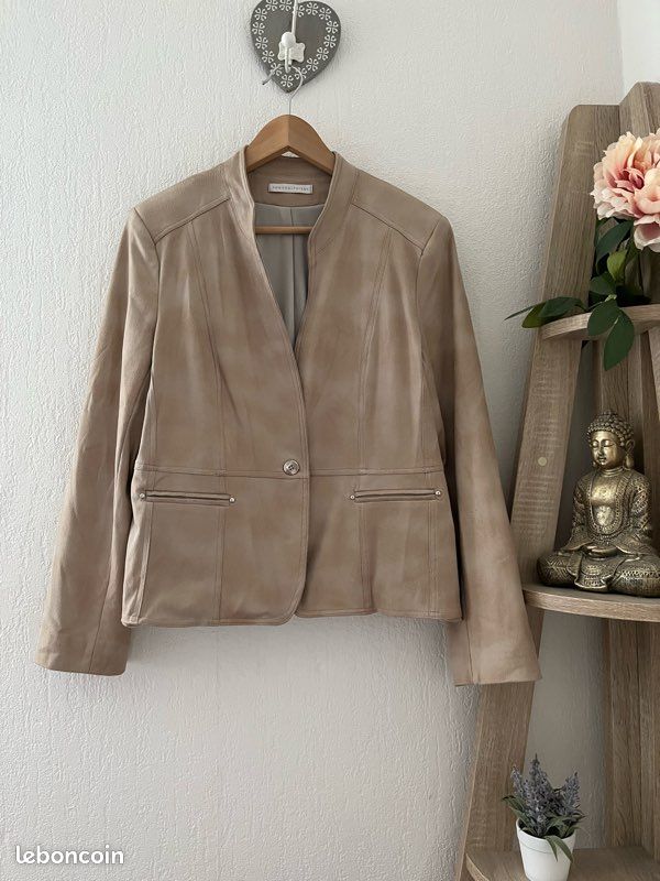 Ensemble tailleur beige matière daim tout doux Armand Thiery T44 (image 6)