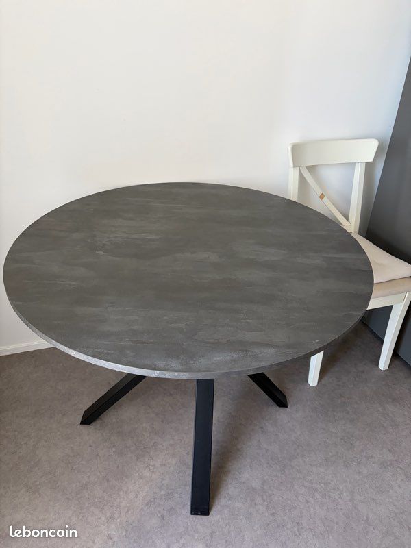 Table IKEA, gris foncé, 105 cm (image 2)
