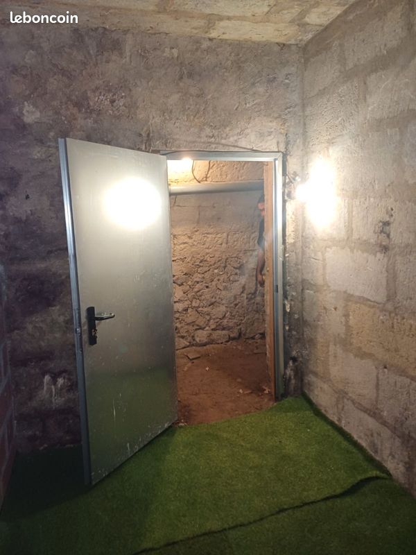 Local commercial 3 pièces 25 m² · à Bordeaux · 25 m² · 22 000 €