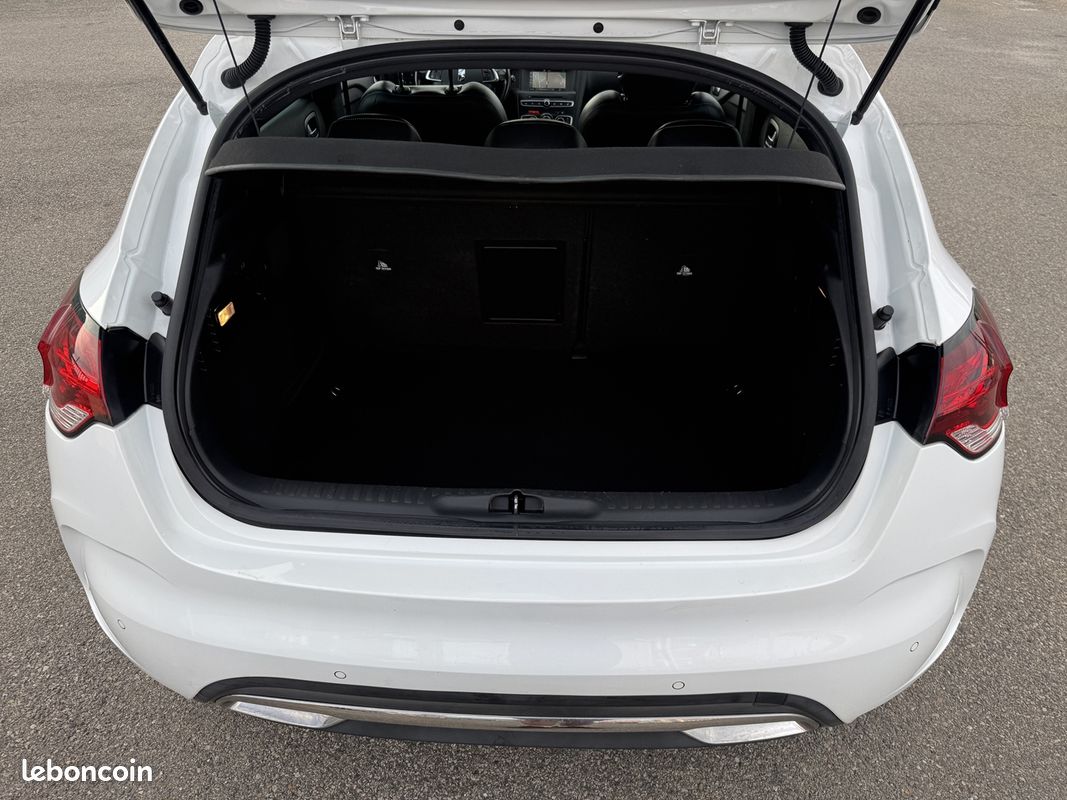 Citroen DS4 1.6 BLUEHDI 120CH SO CHIC S&S (image 28)