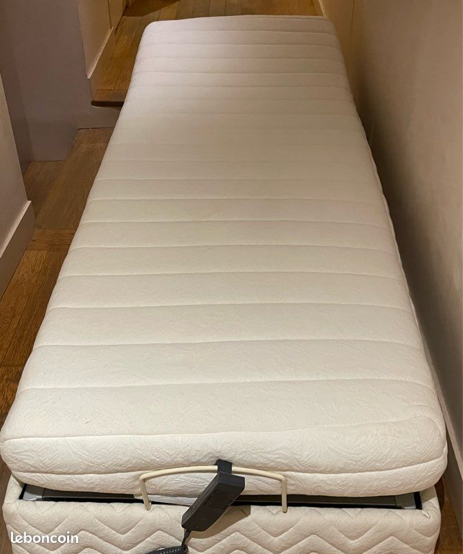 Lit électrique avec matelas (image 1)