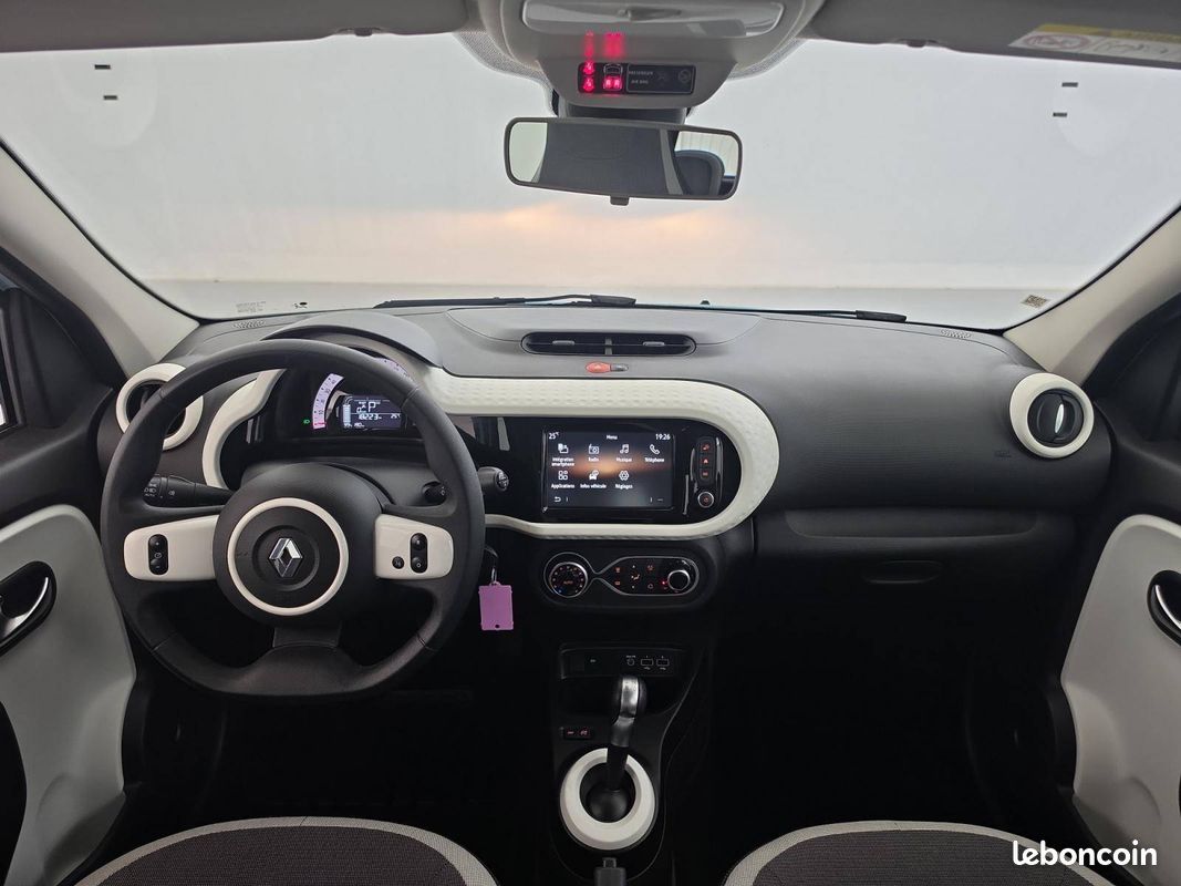RENAULT Twingo III E-Tech Equilibre (image 12)