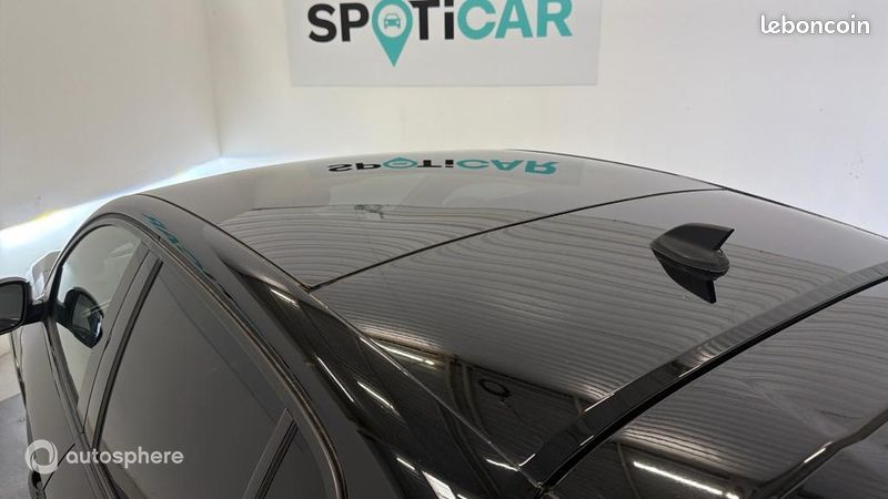Peugeot 208 e-208 136ch GT (image 22)