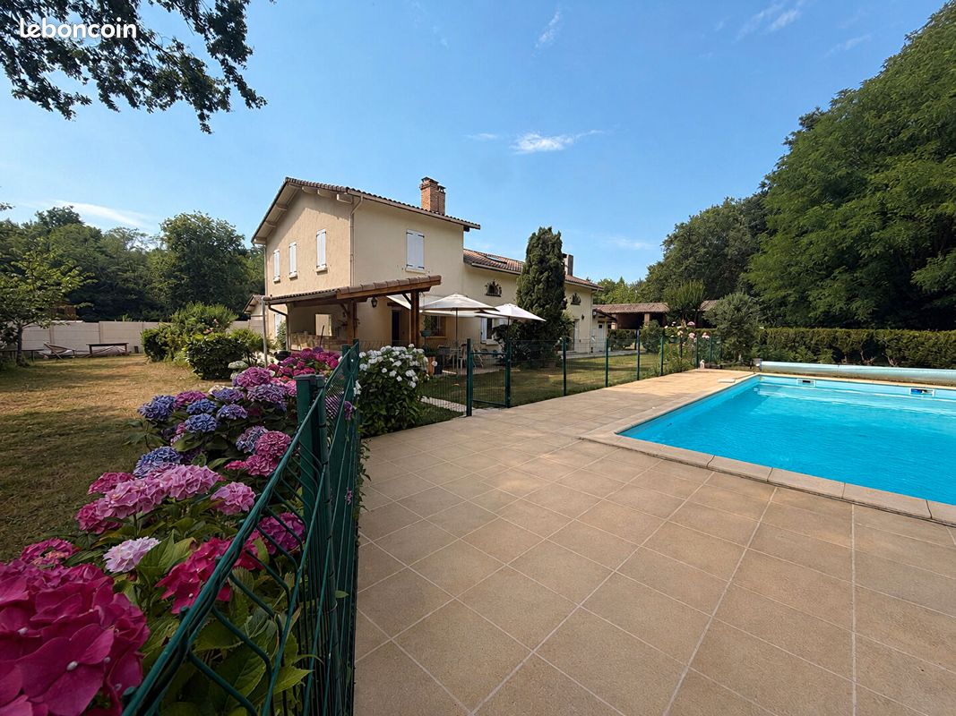 Maison 7 pièces 213 m² · à Belin-Béliet · 213 m² · 460 000 €