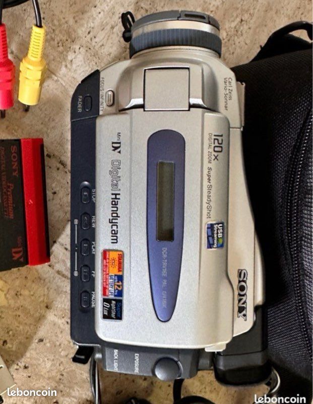 Caméscope Sony Handycam DCR-TRV16E Mini DV - Argenté - Pour Pièces / À Réparer